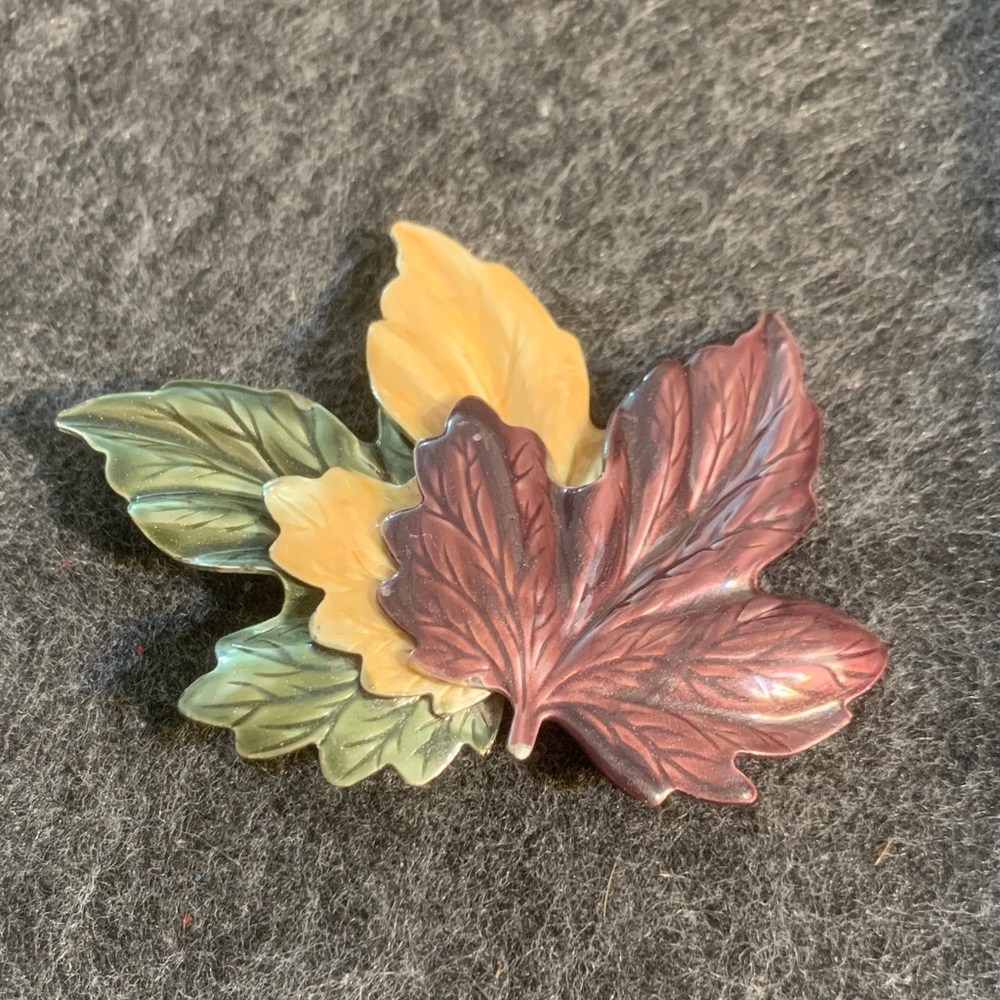 Multicolor Leaf Brooch